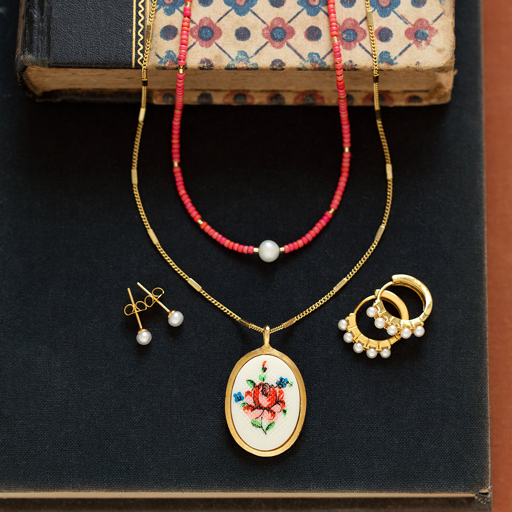 Needlepoint Flower Vintage Cameo Necklace